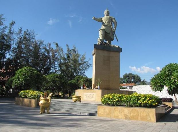 dia diem du lich nha trang - cong vien bach dang